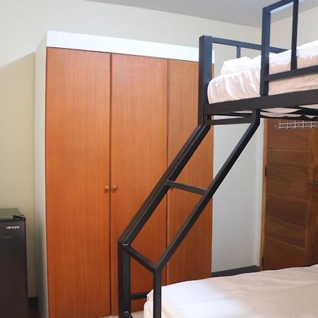 Anicia Guesthouse Rooms Paranaque City 외부 사진