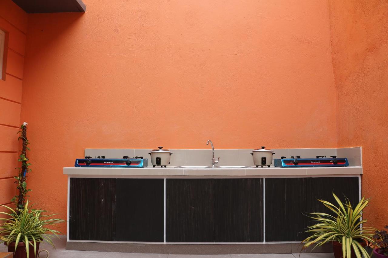 Anicia Guesthouse Rooms Paranaque City 외부 사진